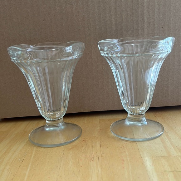 Vintage Glass Ice Cream Dishes (2) - Picture 1 of 3